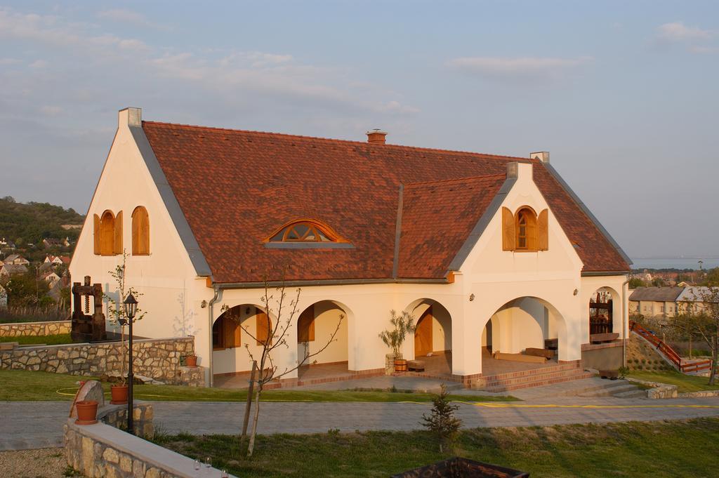 Figula Vendeghaz Hotel Balatonfüred Exterior foto