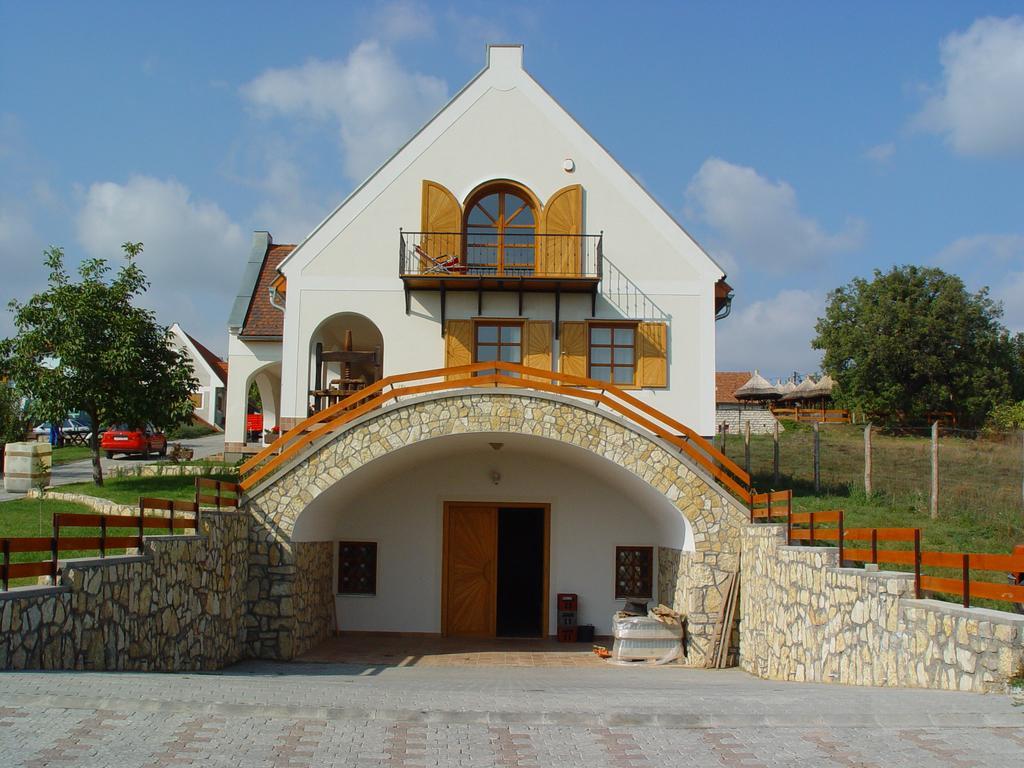 Figula Vendeghaz Hotel Balatonfüred Exterior foto