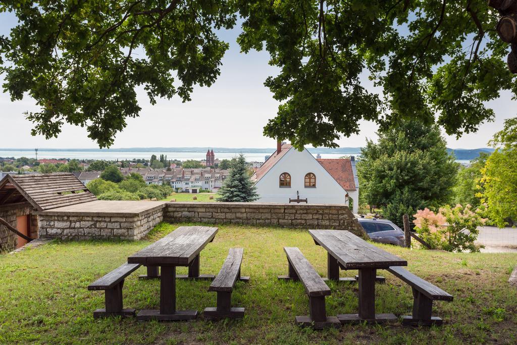Figula Vendeghaz Hotel Balatonfüred Exterior foto